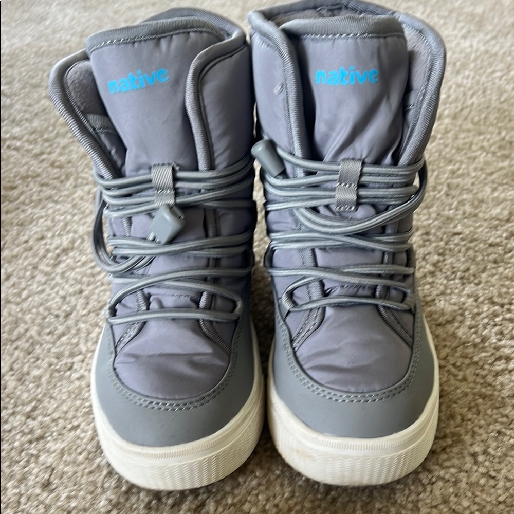 Native Gray Boots with Velcro Closure and Rubber Soles